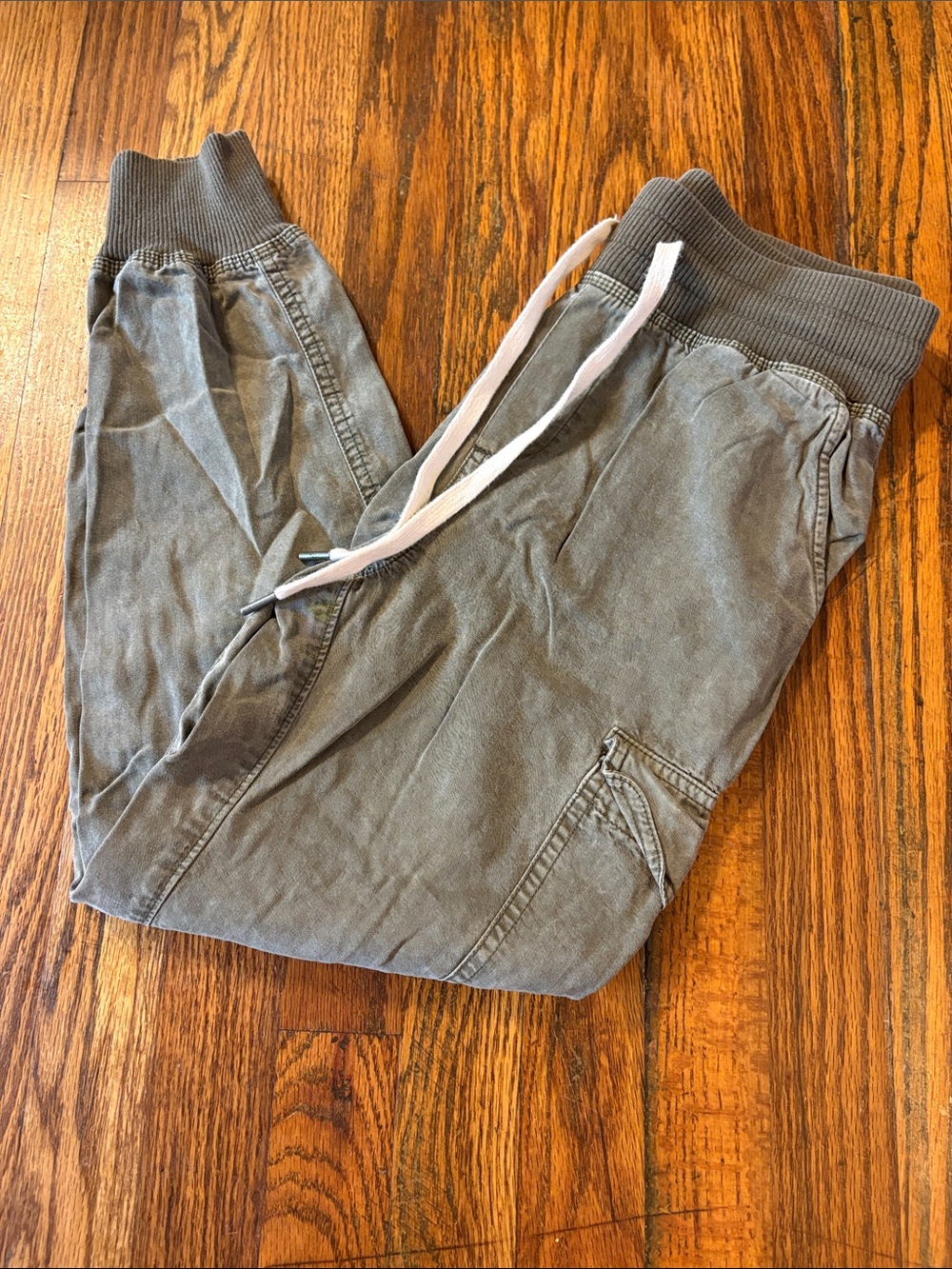 aerie Olive Gray Drawstring Jogger Pants